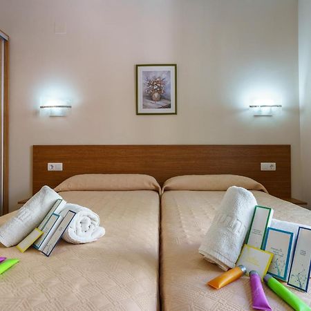 Hostal Costabella Powered By Faro Homes Fuengirola Exteriér fotografie