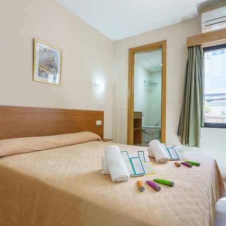 Hostal Costabella Powered By Faro Homes Fuengirola Exteriér fotografie