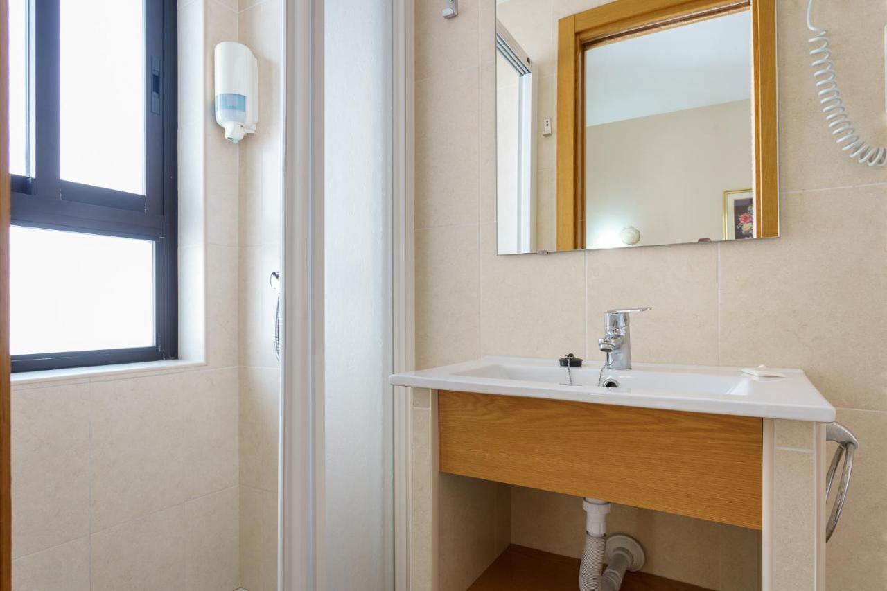Hostal Costabella Powered By Faro Homes Fuengirola Exteriér fotografie