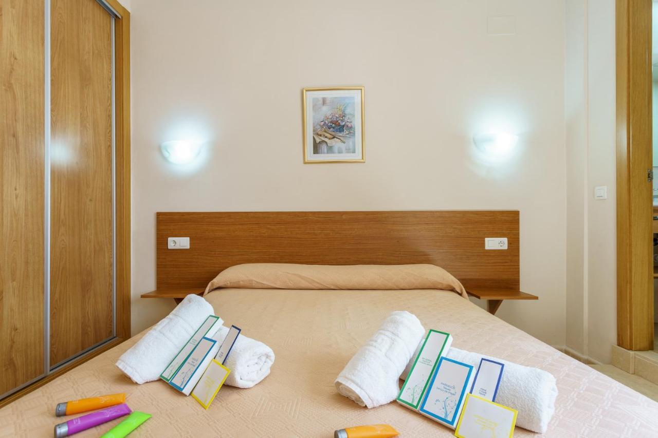 Hostal Costabella Powered By Faro Homes Fuengirola Exteriér fotografie