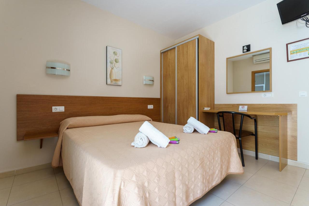 Hostal Costabella Powered By Faro Homes Fuengirola Exteriér fotografie