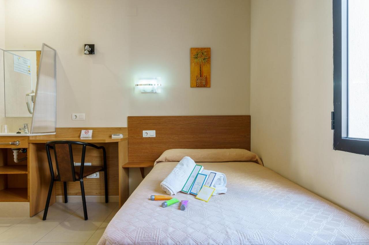 Hostal Costabella Powered By Faro Homes Fuengirola Exteriér fotografie