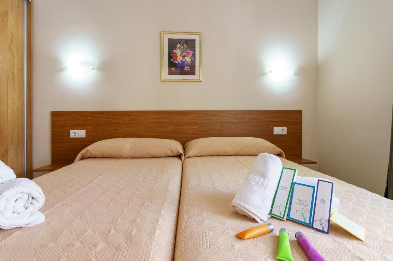 Hostal Costabella Powered By Faro Homes Fuengirola Exteriér fotografie
