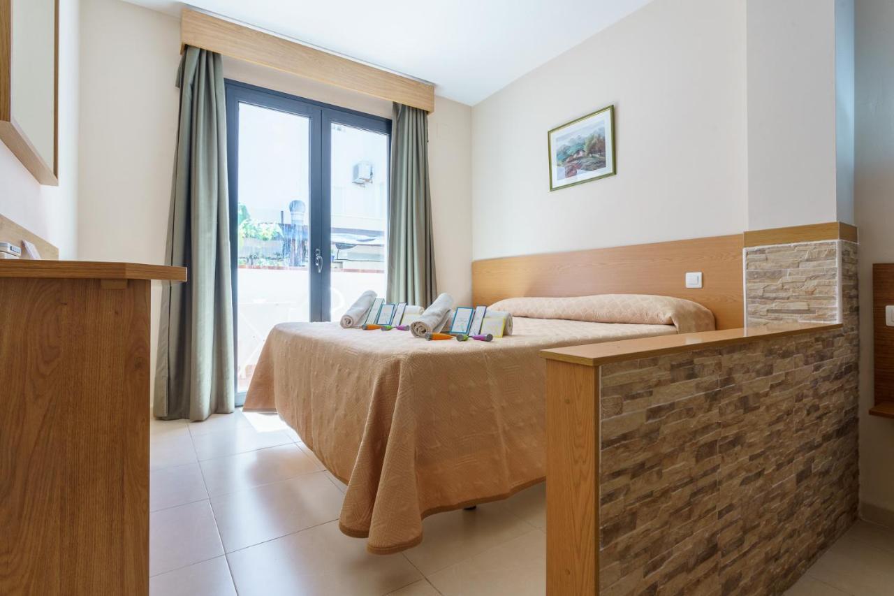 Hostal Costabella Powered By Faro Homes Fuengirola Pokoj fotografie